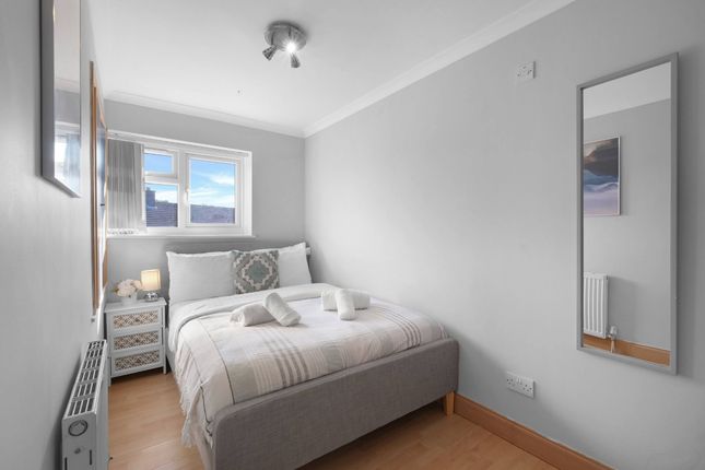 33 Keel Drive, Slough photo 5