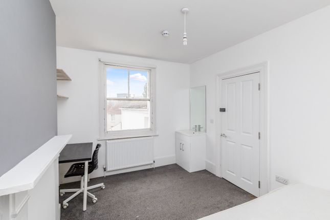 Room 3, 9, York Grove, Brighton photo 3