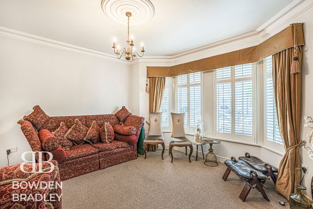 108 Kingston Road, Ilford photo 4