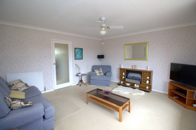 47, Hill Farm Way, West Sussex photo 3