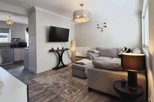 6, Blagdon Close, CARDIFF photo 4