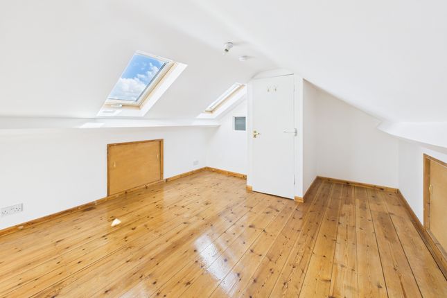 Cam02545G0-Pr0486-Still047