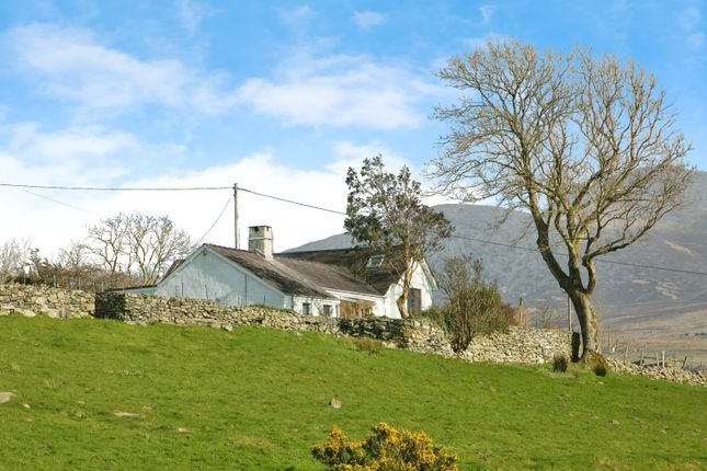Thumbnail Detached house for sale in Deiniolen, Caernarfon