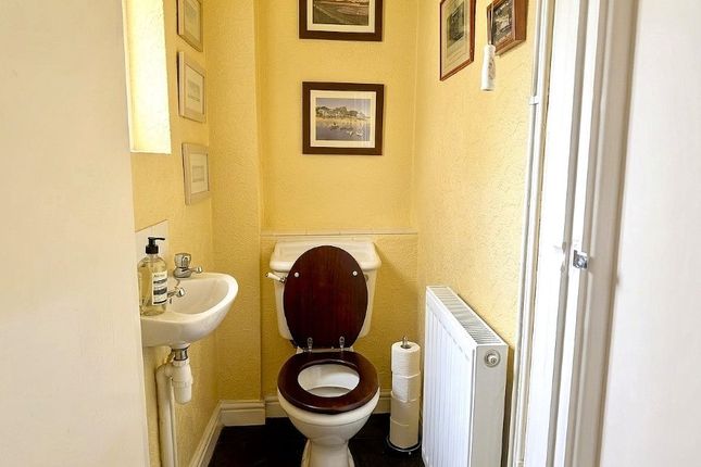 18 Manor Street, Raunds, Wellingborough photo 4
