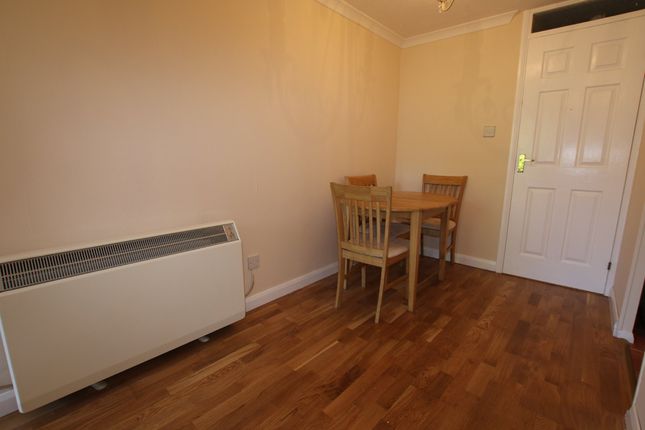 161, Maplin Park, Langley photo 4