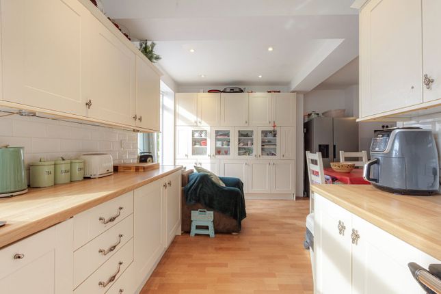 81, Marlborough Park Avenue, Sidcup photo 4