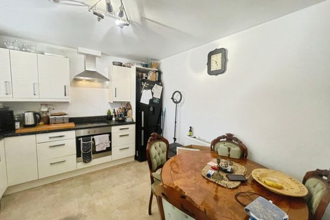 16, Old Mill Close, Whittington photo 3