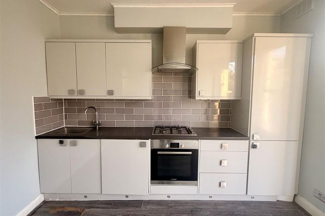 53a, Dowanhill Road, London photo 2
