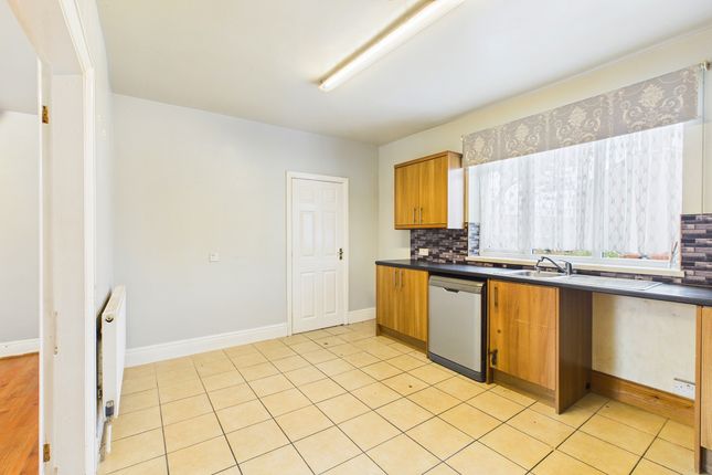 36, Shady Side, Doncaster photo 5