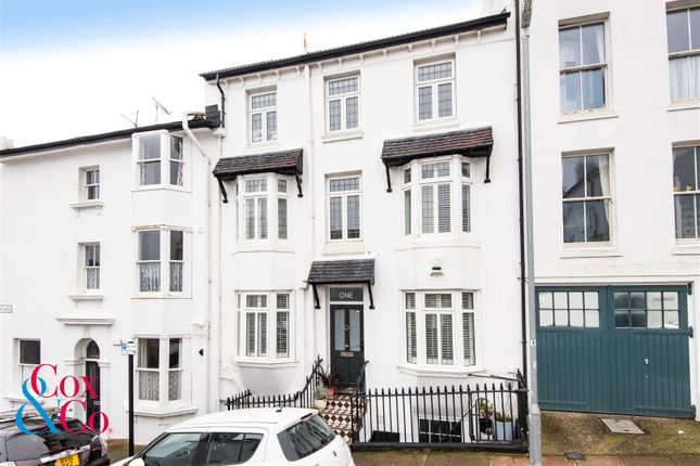 Thumbnail Property for sale in Clifton Place, Brighton