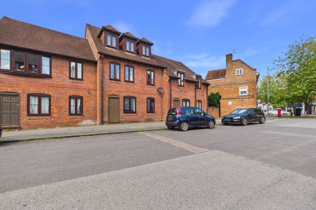 1-bed flat on 42, Town Bridge Court, Buckinghamshire, £100,000