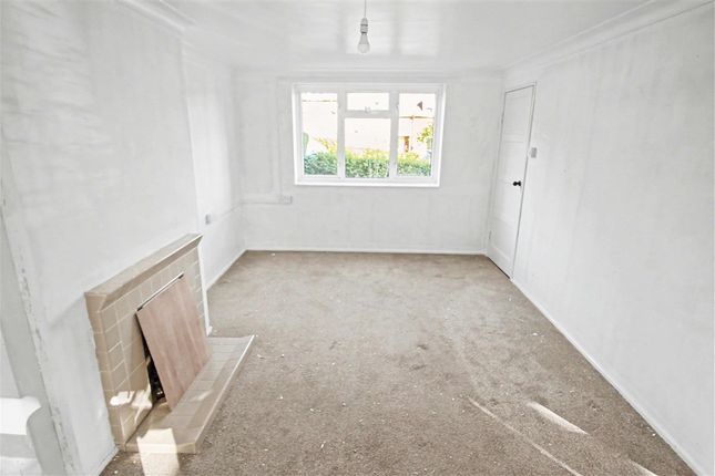 19, Higham Gardens, HASTINGS photo 4