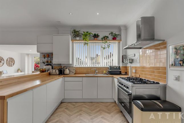 5, Upper Avenue, Halesworth photo 3