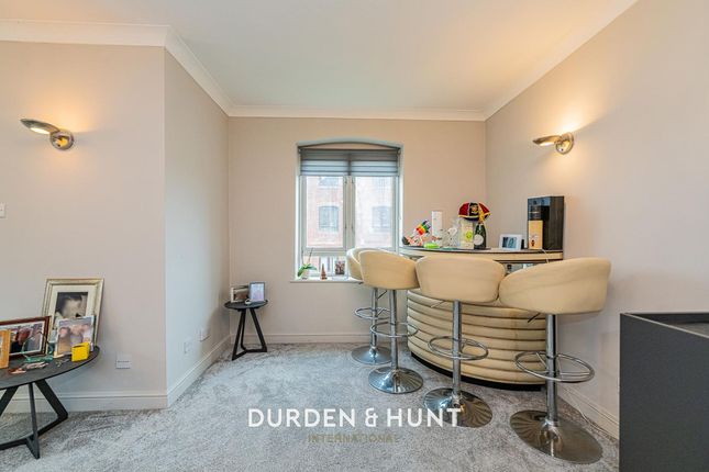 20 Boleyn Court, Buckhurst Hill photo 3