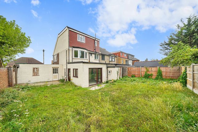 29 Portman Drive, Woodford Green photo 2