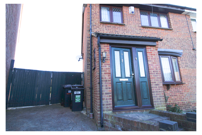 Property to rent in Leygreen Close, Luton