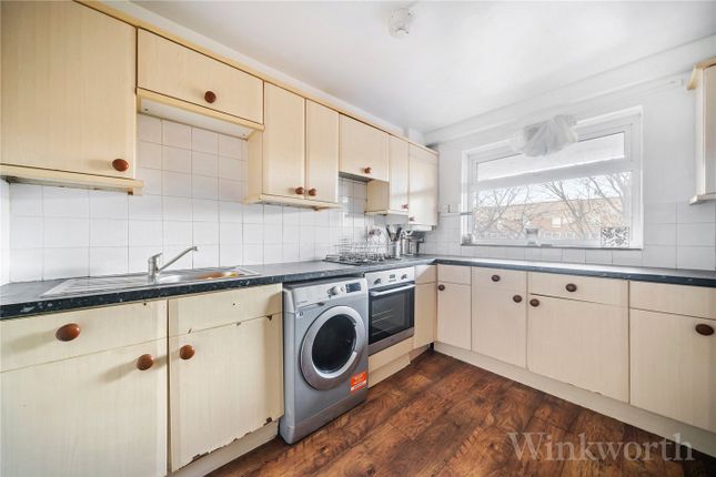Flat 8, Lullingstone House, 17, Lovelinch Close, London photo 4