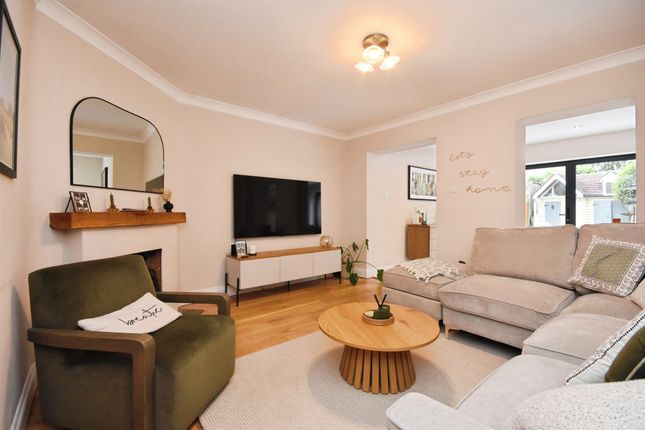 10, Spring Way, Halstead photo 4