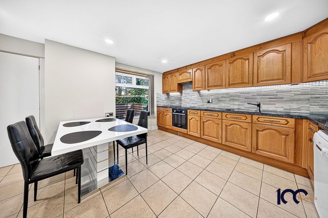 14 Briscoe Road, Basildon photo 2