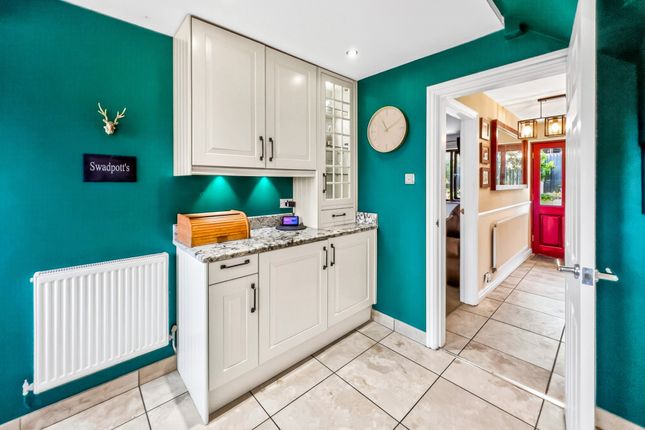 Llamedos, Plough Road, Droitwich photo 4