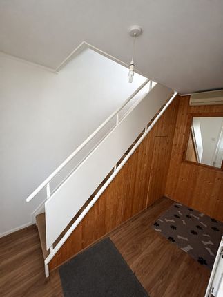 X, Ruskin Grove, Dartford photo 2