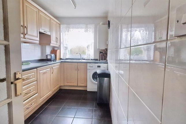 Flat for sale in 140 Sutton Avenue, Eastern Green, Coventry