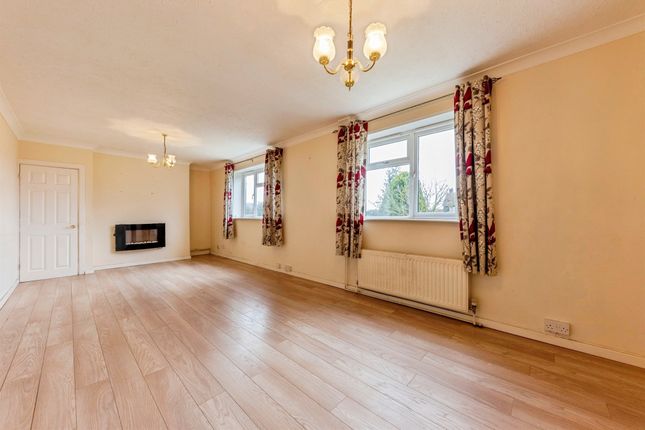 19, Bourne Road Estate, Grantham photo 2