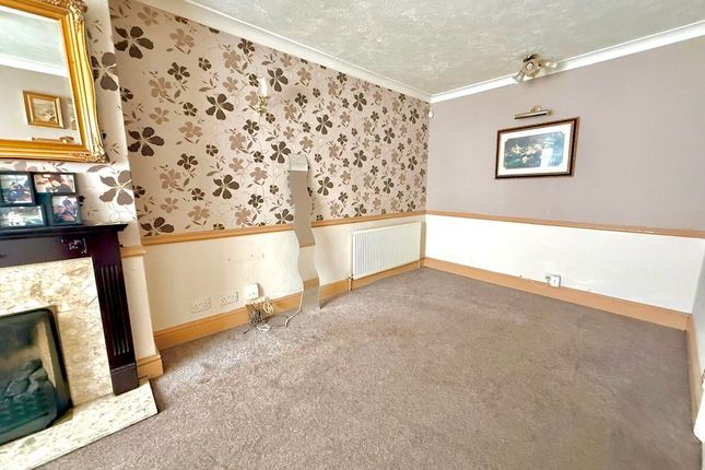 21, Garden Road, Dunstable photo 3