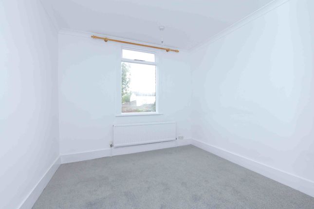 9, Springfield Road, Windsor photo 5