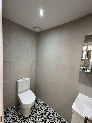 1, Bentcliffe Drive, Leeds photo 5