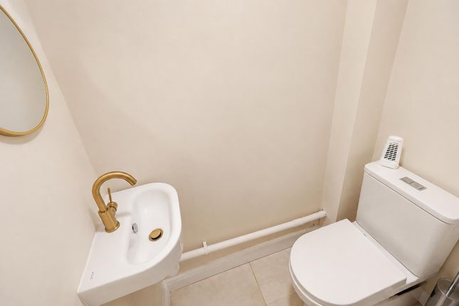 45, Middlecotes, Coventry photo 5