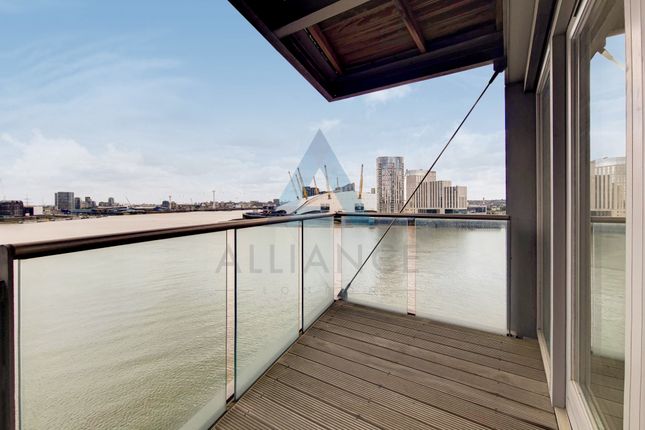 Thumbnail Flat for sale in New Providence Wharf, 1 Fairmont Avenue, London