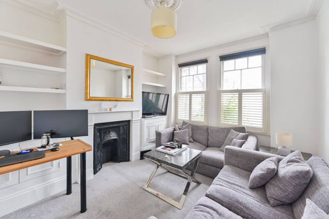 2-bed flat on Silverthorne Road, Battersea, £550,000