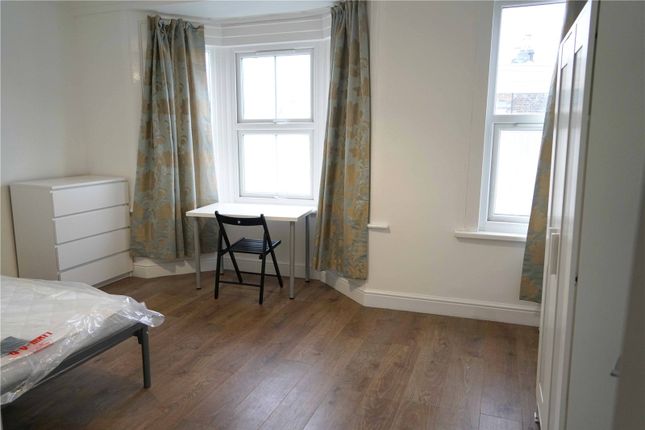 45, Mossford Street, London photo 4