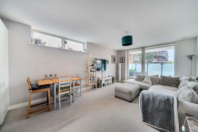 7, Harriet Court, London photo 2