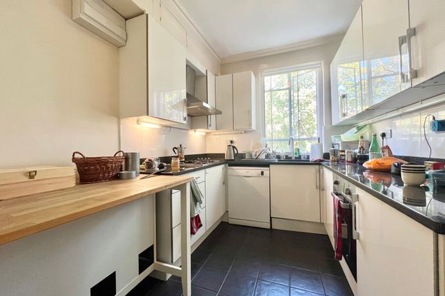 Thumbnail Flat to rent in Nevern Square, London