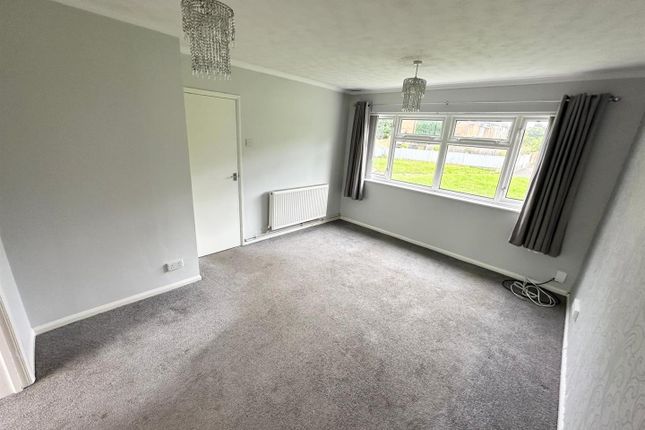Blackwater Close, Brierley Hill photo 3