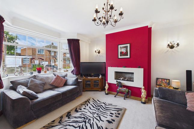 16, Netherfields Crescent, Dronfield photo 3
