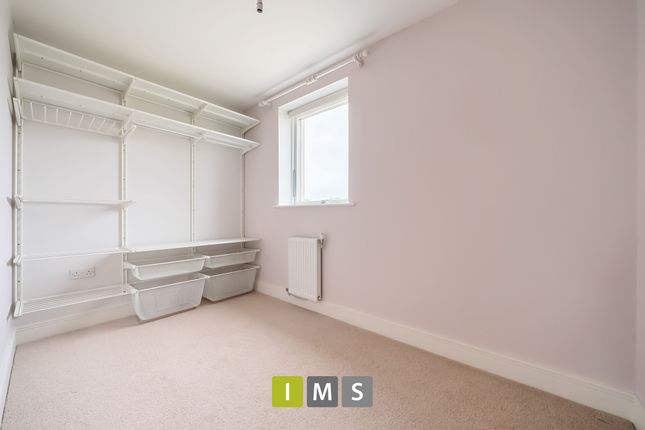 5 Morello Close, Bicester photo 2