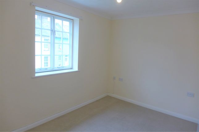 23, Rose Court, Gloucester Road, Littlehampton photo 3