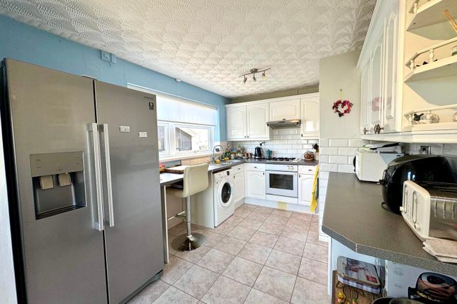 8 Kidwelly Grove, Merthyr Tydfil photo 4