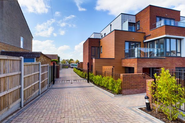 Flat for sale in Botany Court, 91 Kingsgate Avenue, Broadstairs