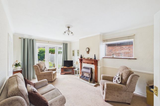 3, Brownes Way, Worcester photo 4