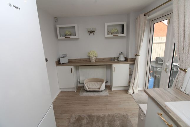 21, Jennings Close, Dartford photo 4