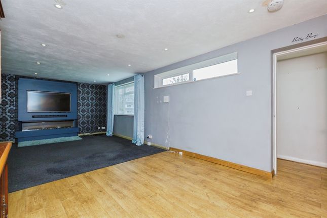 8, Stonehill Drive, LEICESTER photo 3