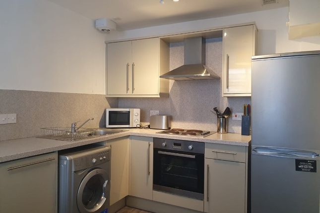 Thumbnail Flat to rent in Sciennes House Place, Marchmont, Edinburgh