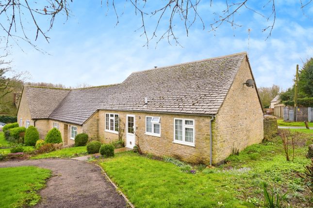 Semi-detached bungalow for sale in Windrush Close, Burford