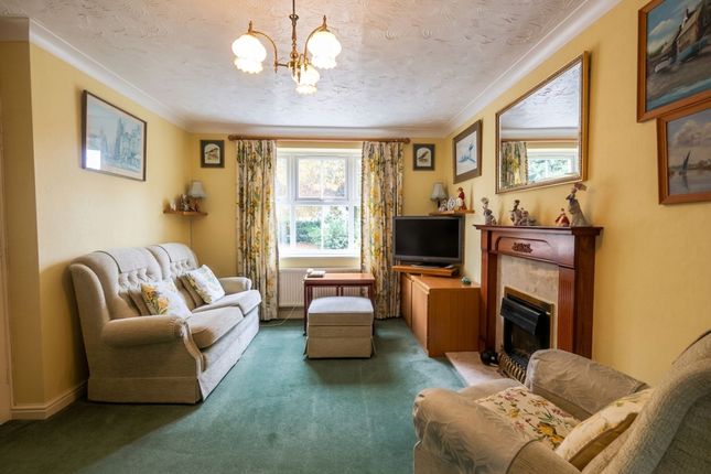 8 Lumley Close, Ely photo 2