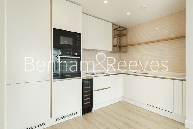 Apartment 82, Waterview House, 12, Quay Walk, Wembley photo 3