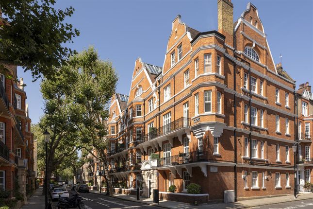 Flat for sale in St Loo Court, Chelsea